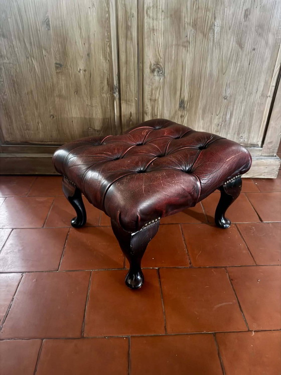 Vintage 1970s Chesterfield red leather footrest – Footstools & poufs, Wood (photo 5 of 12)