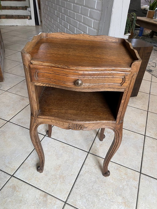 Nachtkastje nr. 2 met lade en nis in Lodewijk XV-stijl