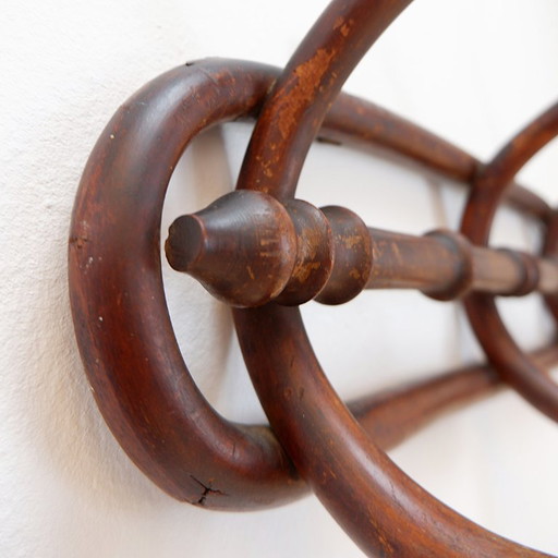 Porte-manteau mural, style Thonet.