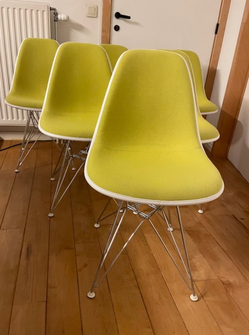 6 chaises d'appoint VITRA EAMES entièrement recouvertes de tissu jaune/vert pastel