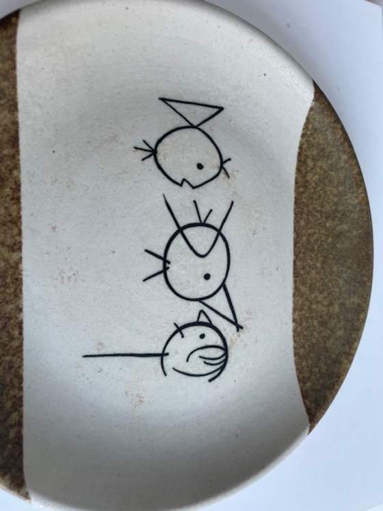 Image 1 of Kunstzinnig keramieken sierbord met speelse tekening