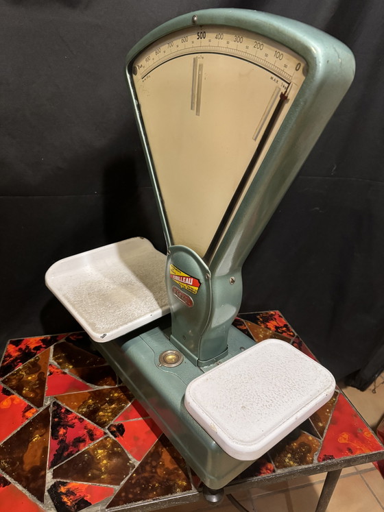 Image 1 of Antique Berkel cast iron trade scale – fully functional