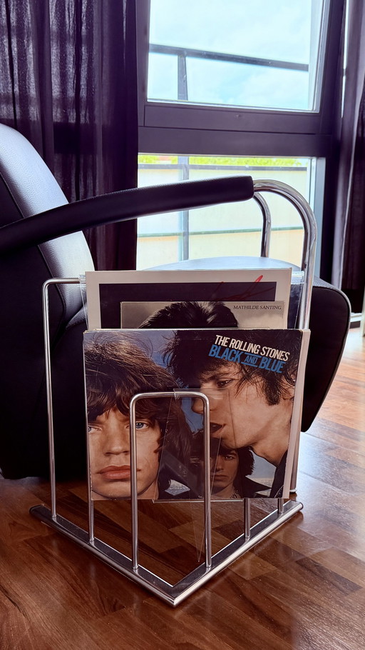 Le présentoir vintage pour magazines/disques vinyles a été conçu par Markus Börgens pour D-Tec. – tijdschriftenrek, Plastic