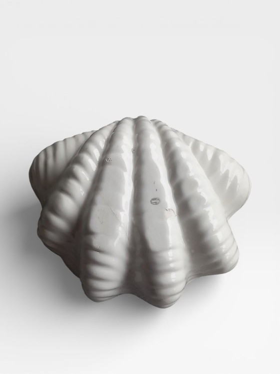 Image 1 of Vintage 1960s porseleinen schelpschaal met goudluster - Hollywood Regency stijl