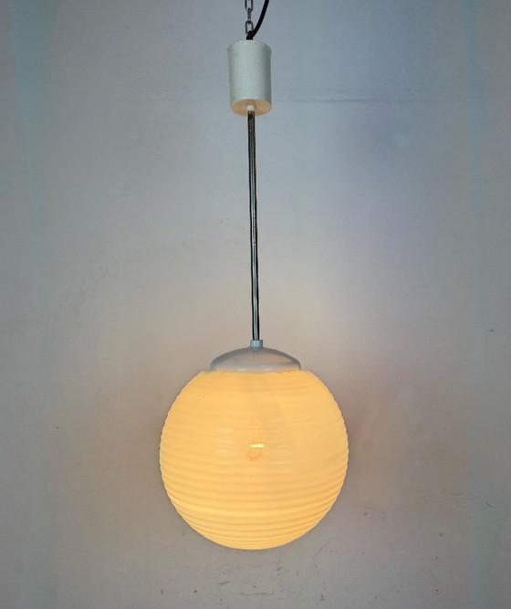 Image 1 of Vintage kroonluchter met melkglas van Elektrosvit, jaren 60