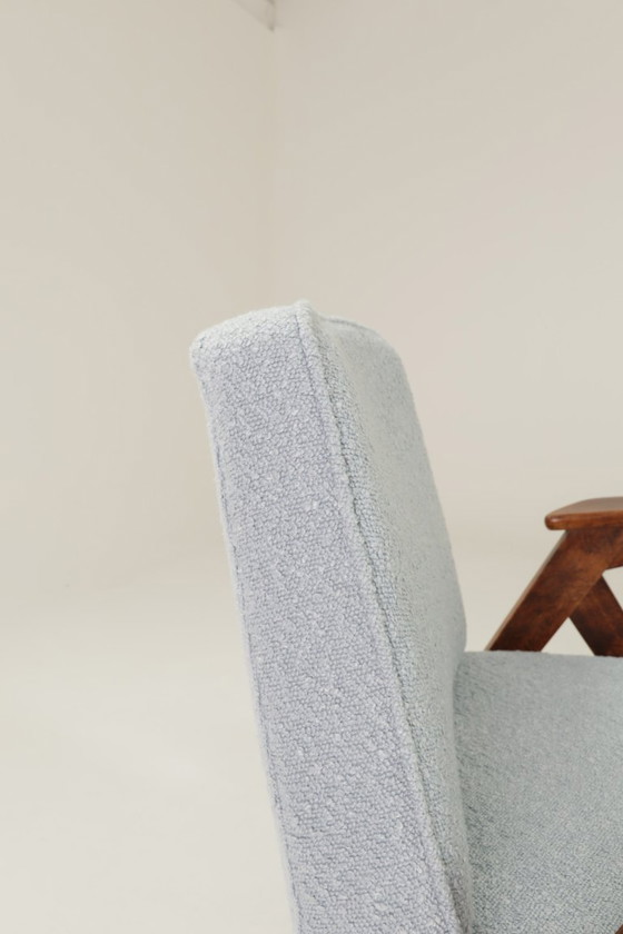 Image 1 of Fauteuil vintage baby blue boucle mid century modern design 1970