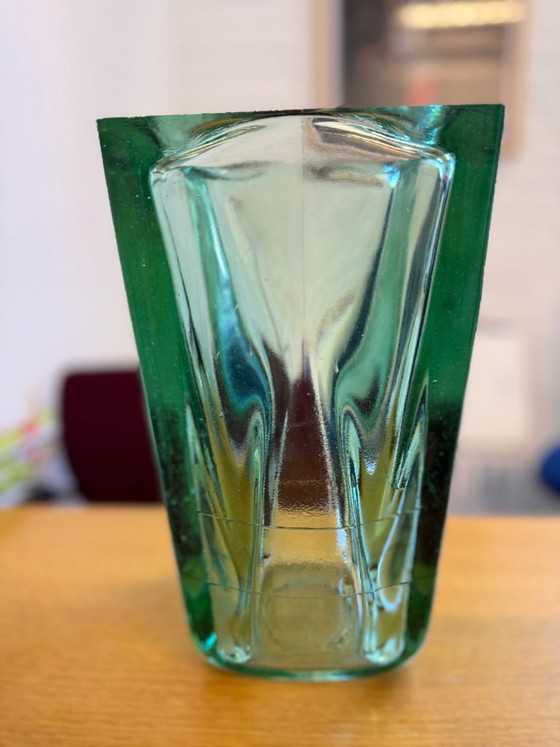 Vase Sculptural Vintage Années 60 en Verre d'Art Vert – Style Blenko – Glass (photo 3 of 7)