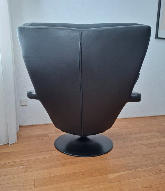 Poltrone di design Arum – Cubo Rosso, Leather, Metal (photo 3 of 5)