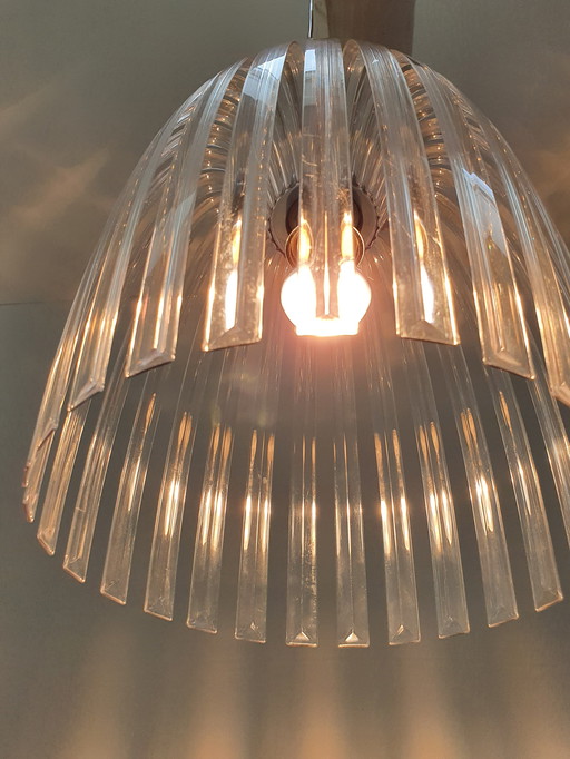 Deux lampes suspendues à lamelles Koziol Josephine