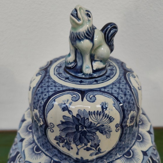 Image 1 of Vaso con coperchio vintage Royal Sphinx Maastricht in porcellana