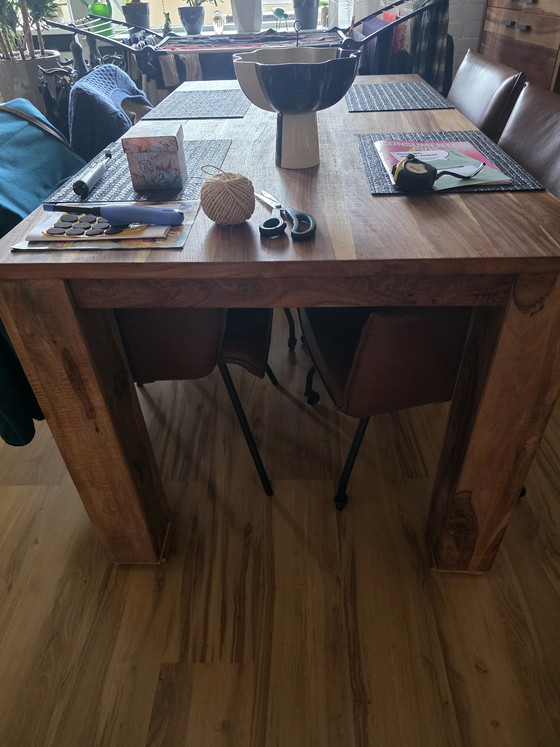 Image 1 of Wunderschöner, ausziehbarer Esstisch aus Sheesham-Holz von Xooon.