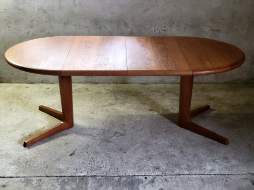 Dänischer runder ausziehbarer Esstisch aus Teak 1960
