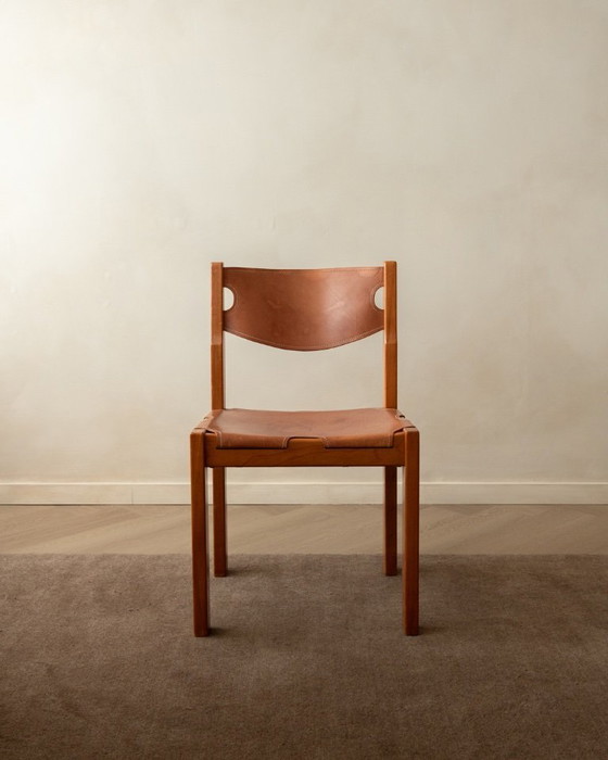 Image 1 of Brutalistische eetkamerstoelen van iepenhout en leer van Maison Regain, jaren 70, set van 4