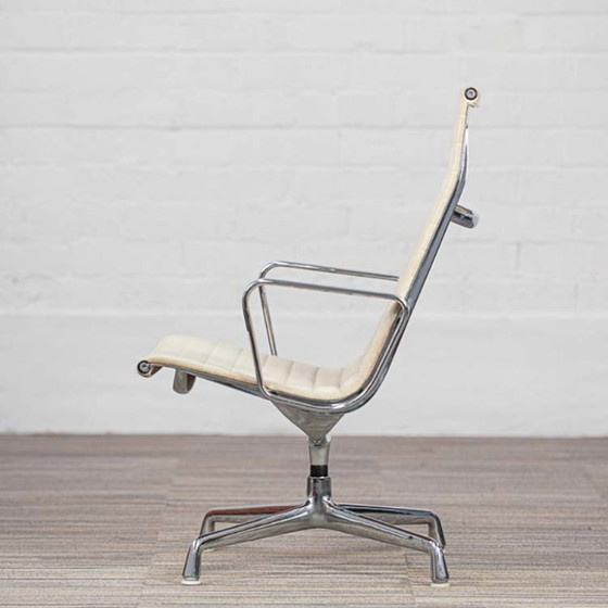 Image 1 of 1X Herman Miller Charles Ray Eames Ea116