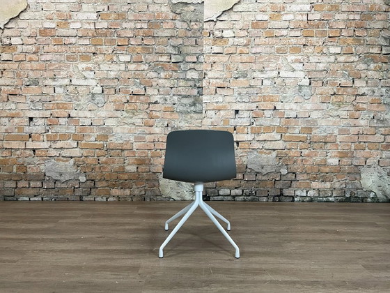 Hay AAC 11 Swivel, Pink fabric | Hee Welling, Dining chairs, Textile, Plastic, Modern (photo 6 of 15)