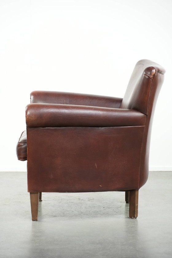 Image 1 of Comfortabele schapenleren fauteuil/ armchair met karakter en een goede dosis elegantie