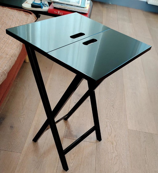 table pliante laquée differet international