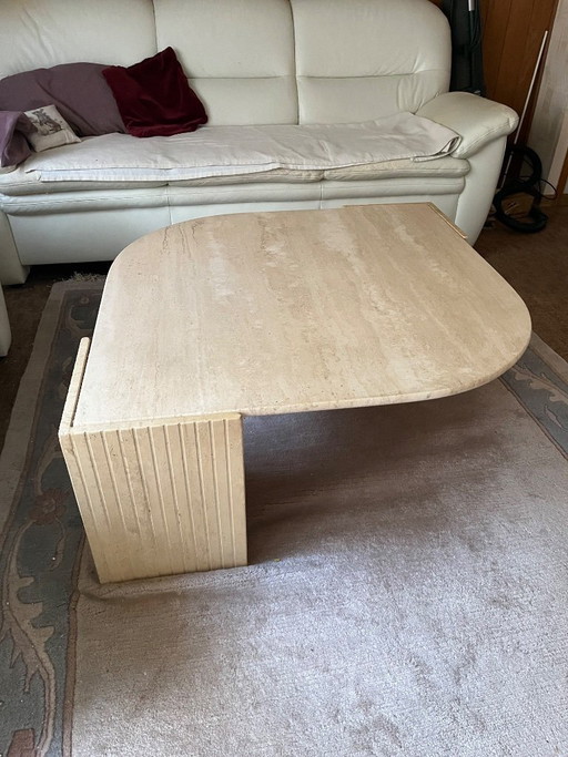 Tavolo in marmo travertino