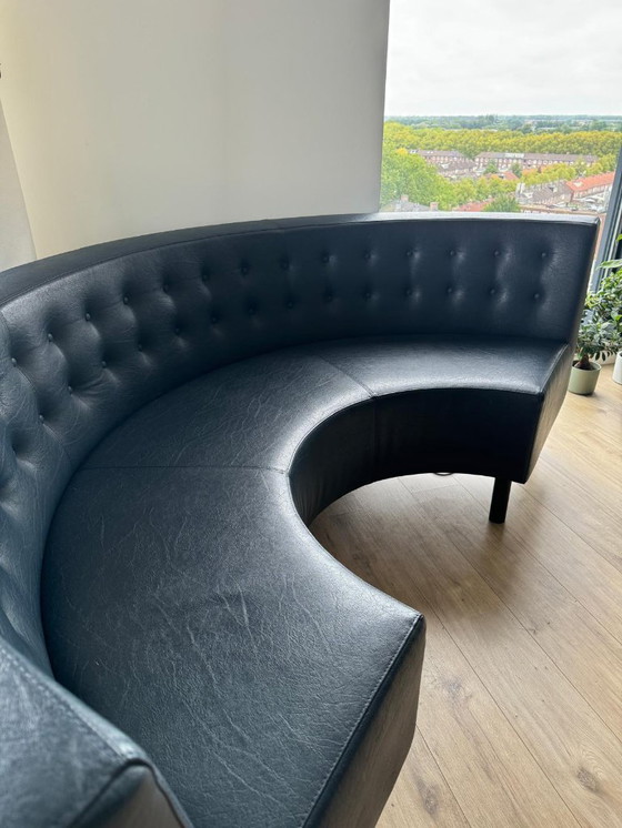 Image 1 of Unique round leather dining bench – comfortable and full of character – table not included