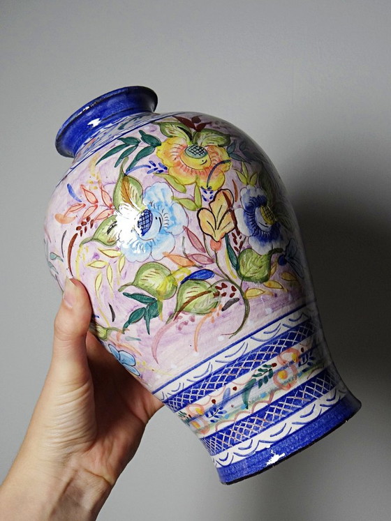 Vaso vintage portoghese in terracotta smaltata con decorazione floreale dipinta a mano. – Vasi, Ceramic (photo 7 of 13)