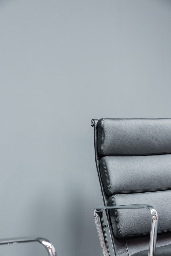 Image 1 of Sillón Eames EA216, 2 unidades