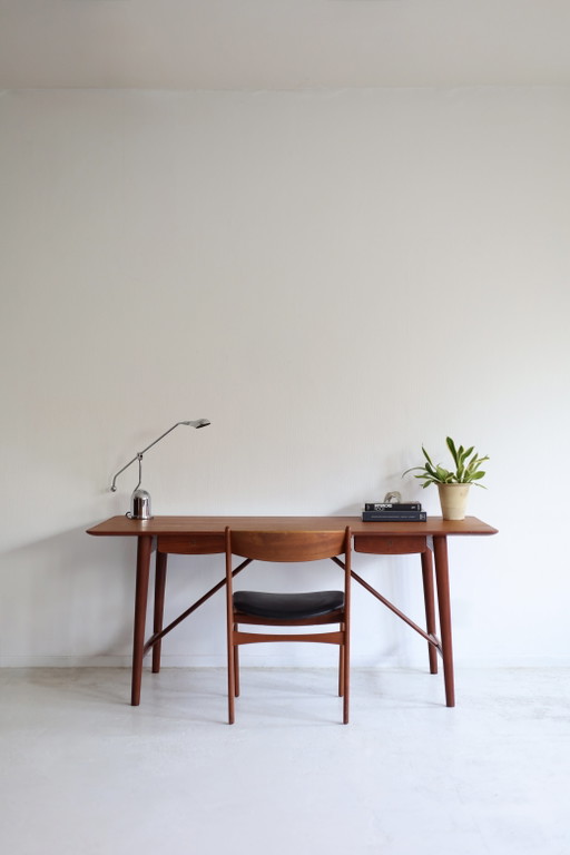 Bureau model 310, Peter Hvidt & Orla Molgaard-Nielsen jaren 50