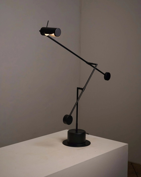 Mattschwarze Gegengewichts-Schreibtischlampe von Sische, Tischlampen (Foto 2 von 9)