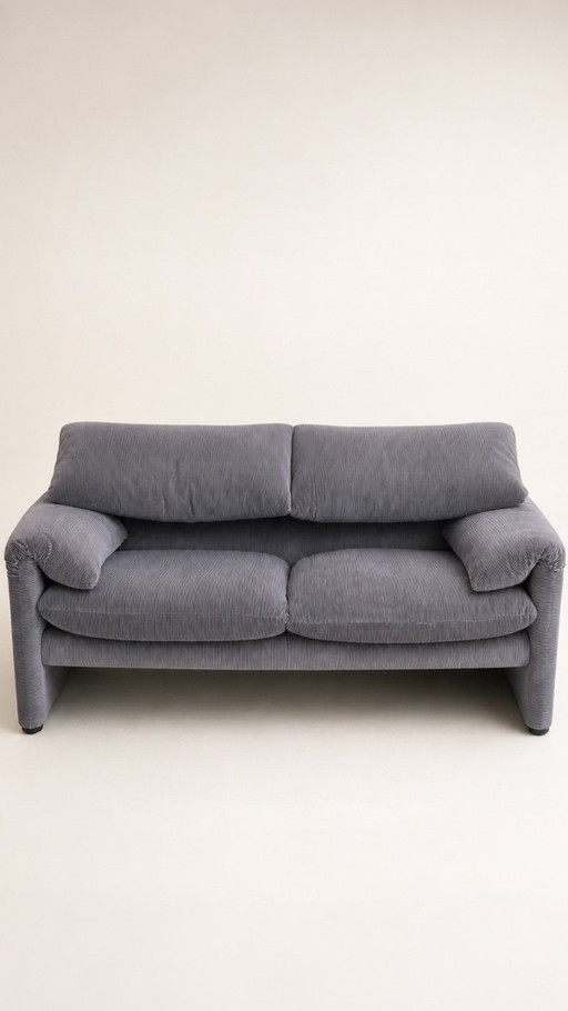 Maralunga 2-zitsbank, Cassina Vico Magistretti, eerste editie 1973, alpaca fluweel. Standaard banken.