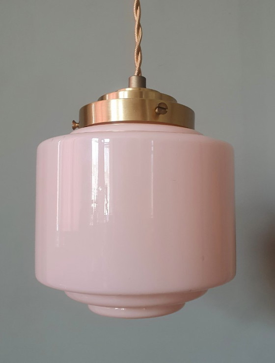 Image 1 of Vintage Art-Deco hanglamp van roze pastel opaline glas.