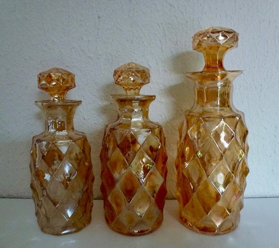 Zeldzame 7-Delige Vintage Carnival Glass Kaptafelset / Toiletset – Amber Iriserend Glas. – Decoratie, Metal (photo 2 of 10)