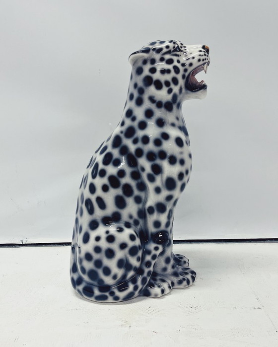 Image 1 of Estatua de leopardo de cerámica