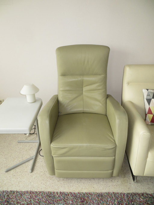Fauteuil de relaxation avec aide à l'élévation 2 moteurs tout en cuir beige