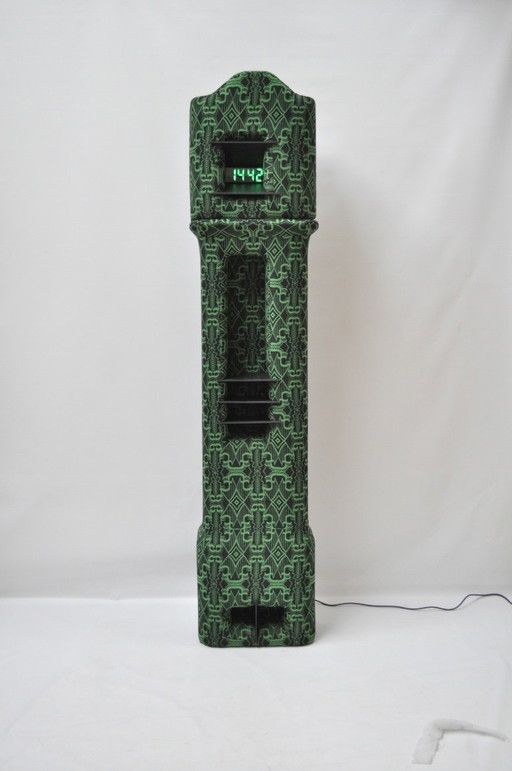 HORLOGE TOTEM – Intervention en douceur sur une horloge grand-père ancienne (vers 1870)