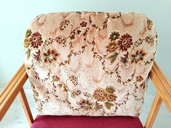 Image 1 of Fauteuil en bois massif et repose-pieds vintage