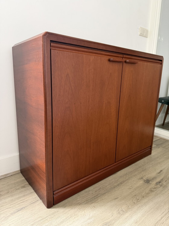 Vintage Hülsta Kast Met Deurtjes Mahonie/Teak, Jaren ’70/’80 – Dressoirs, Wood (photo 2 of 6)