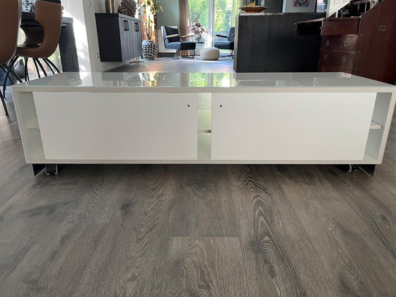 Image 1 of Munari design TV-meubel – wit met glasafwerking – 150 cm – verrijdbaar