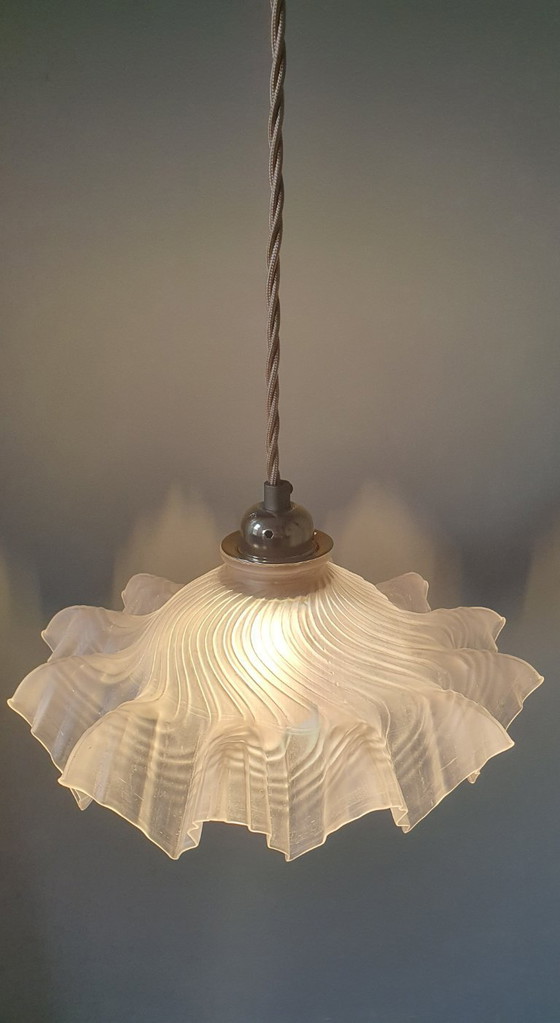 Image 1 of Lampada a sospensione francese vintage in vetro satinato in stile Clichy.