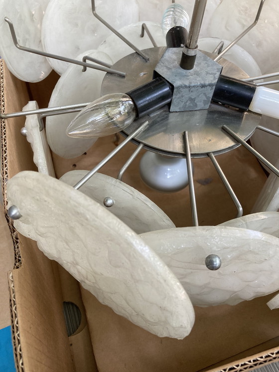 Image 1 of Lampada a sospensione vintage anni '70 con 18 punti di plastica bianca effetto smerigliato 4 punti luminosi