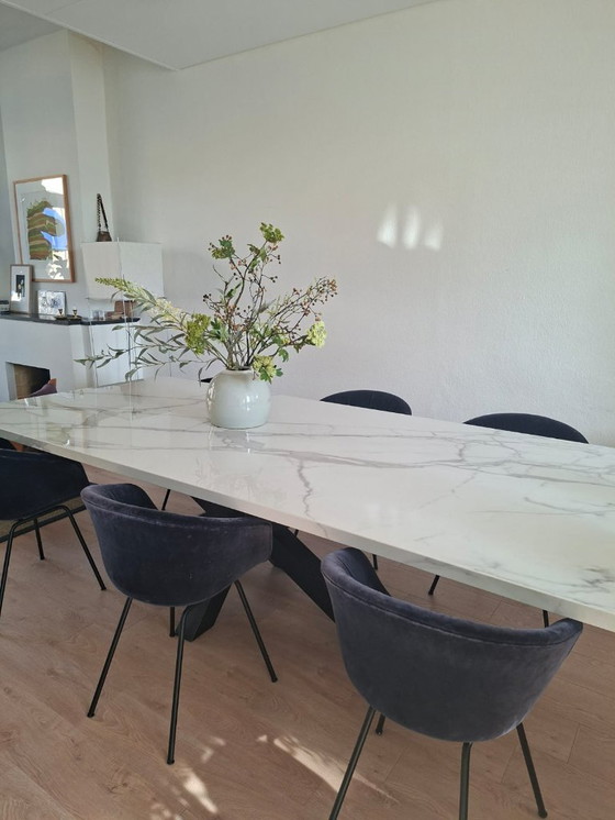 Image 1 of Mesa de comedor de cerámica Marble-Look 280cm x 130cm x 79cm como nuevo