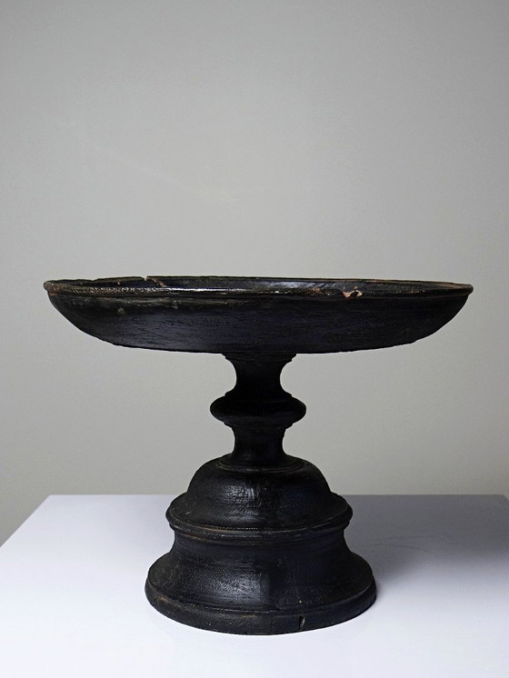 Image 1 of Decoratieve kom van gesneden, zwartgeblakerd hout met een donkere patina, vintage uit Zuidoost-Azië.