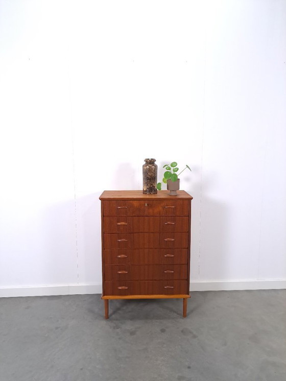 Image 1 of Cassettiera danese in teak con 6 cassetti e maniglie in legno