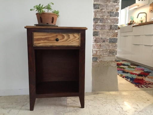 Vintage nachtkastje met kompasvormige poten – Wood