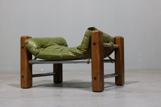 Image 1 of Sillón y otomana de cuero de Jean Gillon