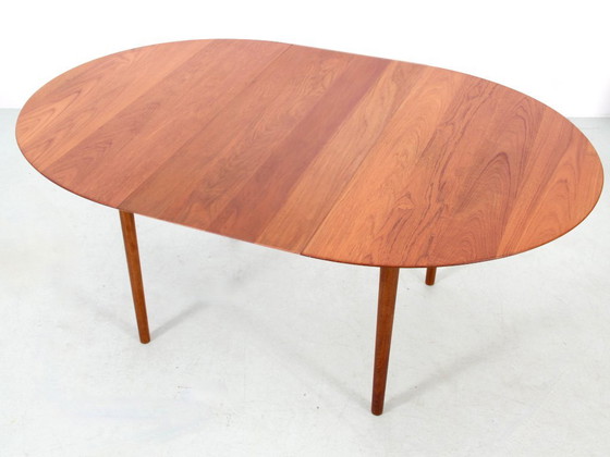 Scandinavian dining table in solid teak, model 311 – Wood (photo 5 of 8)