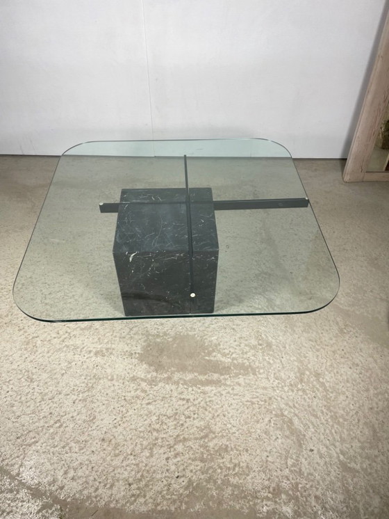 Image 1 of Couchtisch aus Marmor, italienisches Design aus den 1970er Jahren