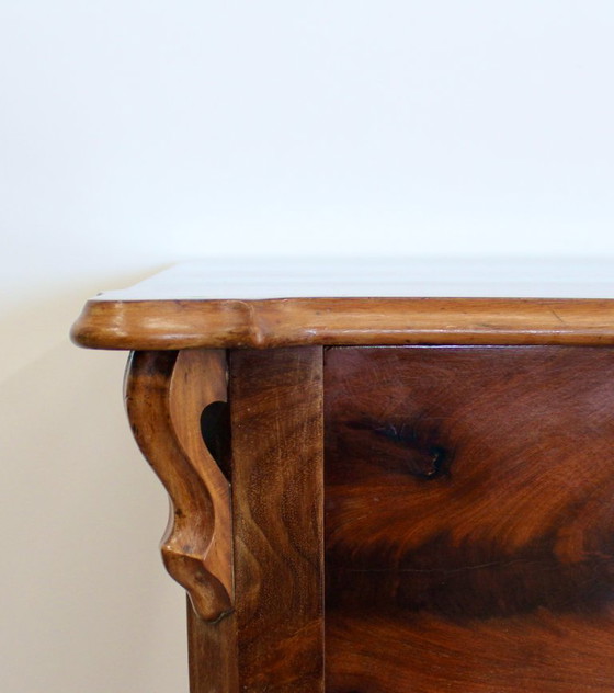 Image 1 of Cómoda, armario o aparador antiguo de estilo Biedermeier.