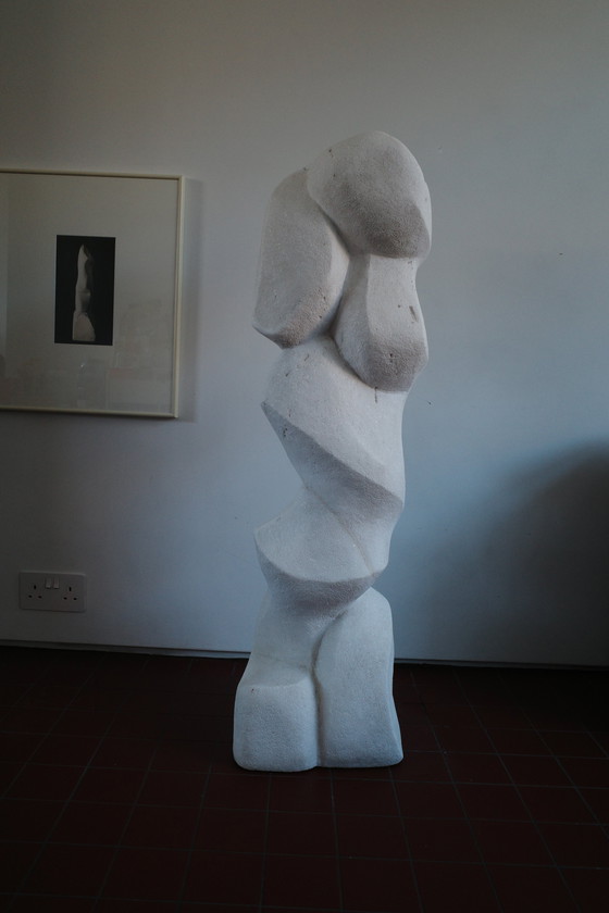 Image 1 of Stehende Granit-Stein-Skulptur