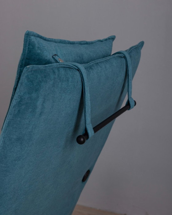 Image 1 of SEDIA A DONDOLO AZZURRA VINTAGE ANNI 80 MODELLO "T-LINE" DESIGN BURKHARD VOGTHERR PER ARFLEX