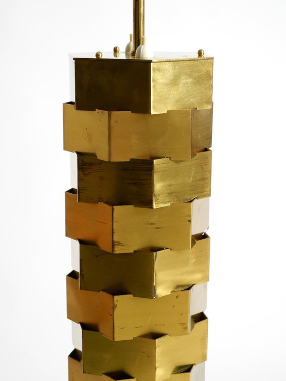 Image 1 of Einzigartige große Messing-Tischlampe aus den 1960er Jahren von den Vereinigten Werkstätten mit beleuchtetem Sockel