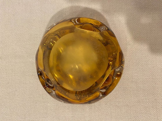 Vintage Tsjechische Boheemse asbak van amberkleurig glas – jaren 70 – Decoratieve objecten (photo 11 of 11)